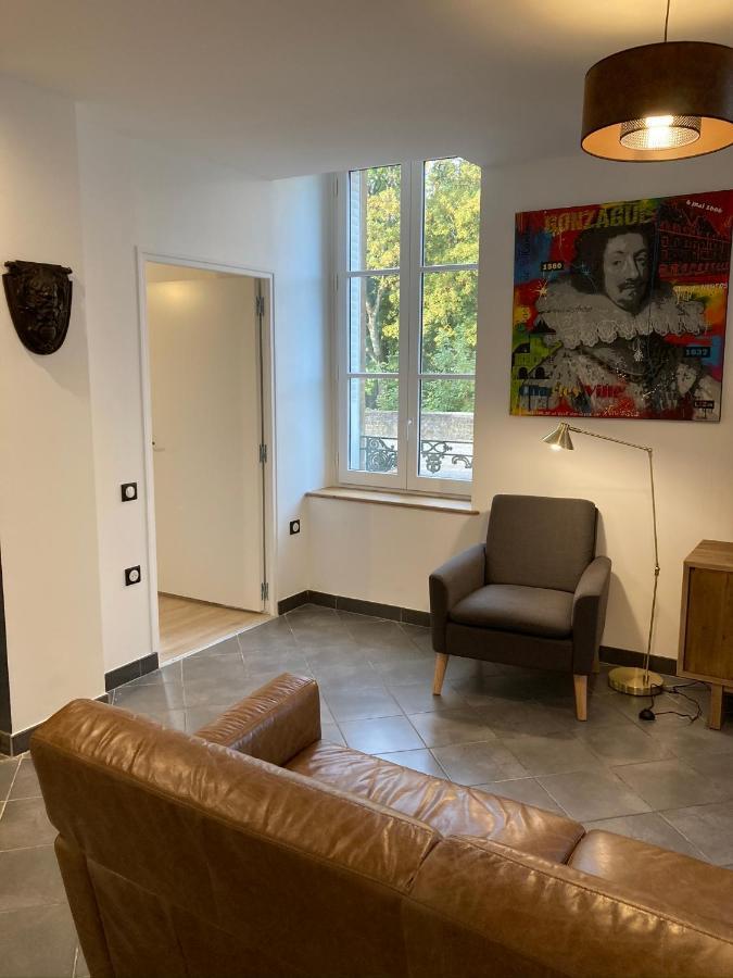 Suite Charles - Vue Musee Rimbaud Charleville-Mézières Εξωτερικό φωτογραφία